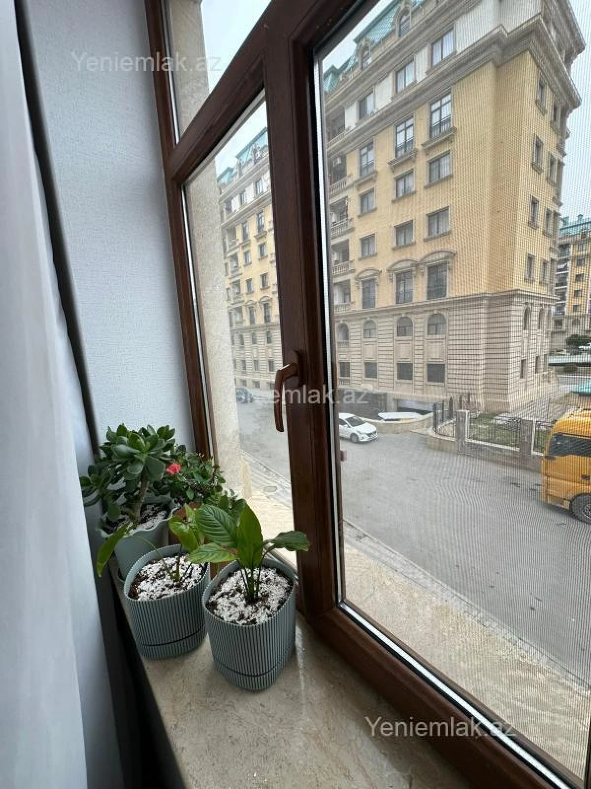 Satılır 3 otaqlı yeni tikili 90 m²