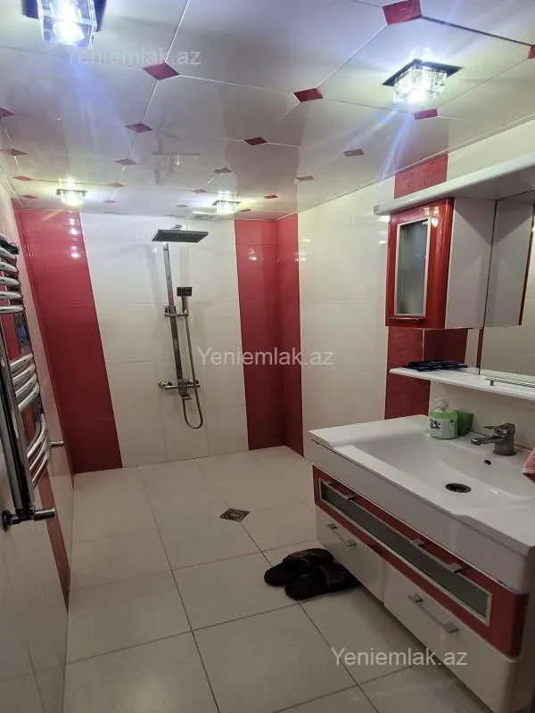 Satılır 3 otaqlı yeni tikili 85 m²