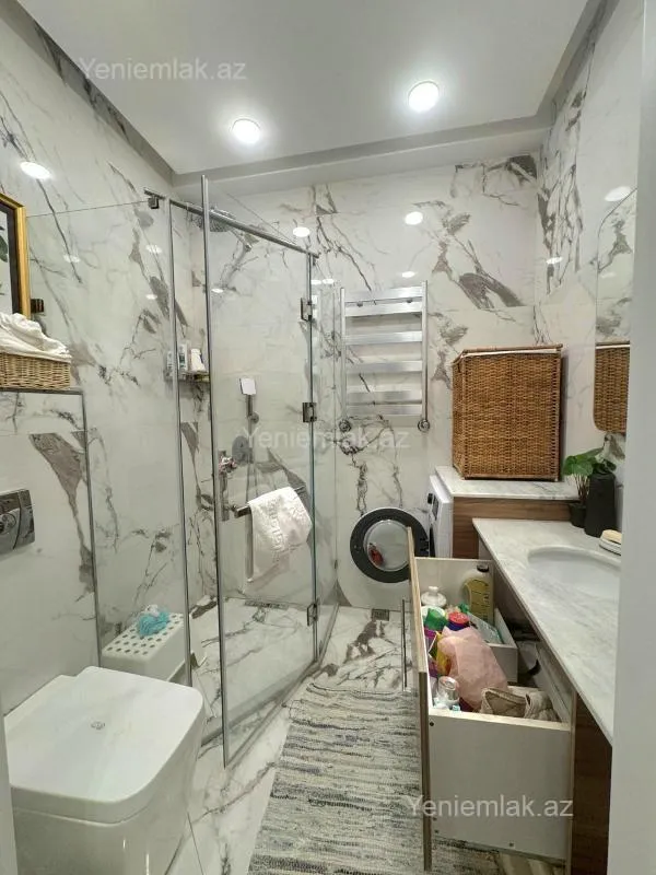 Satılır 3 otaqlı yeni tikili 105 m²