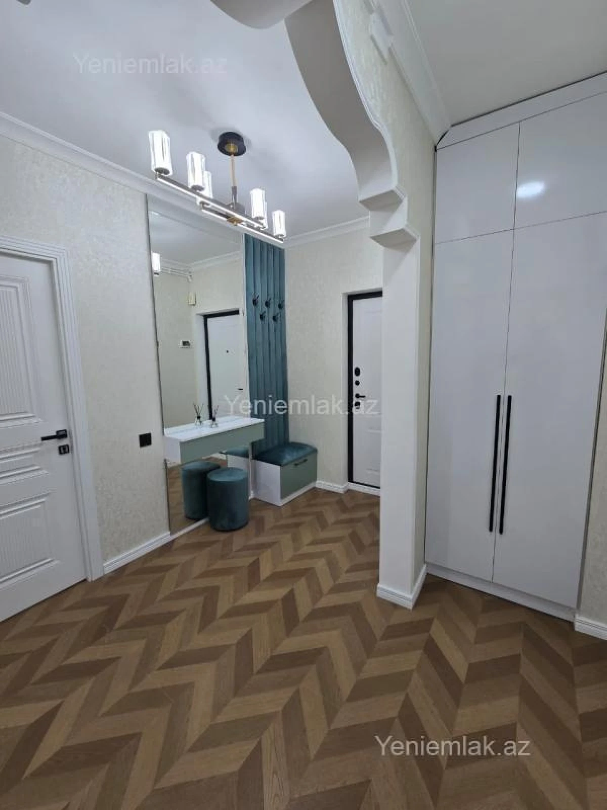 Satılır 3 otaqlı köhnə tikili 82 m²