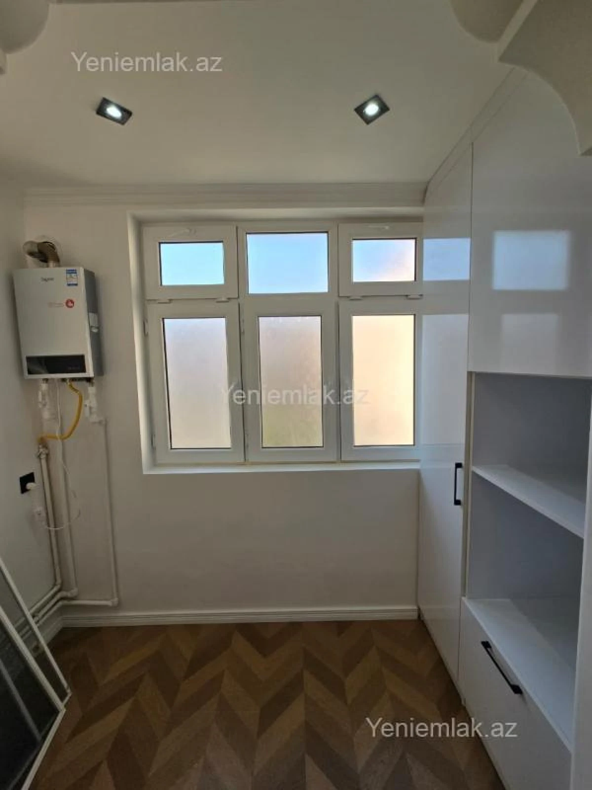 Satılır 3 otaqlı köhnə tikili 82 m²