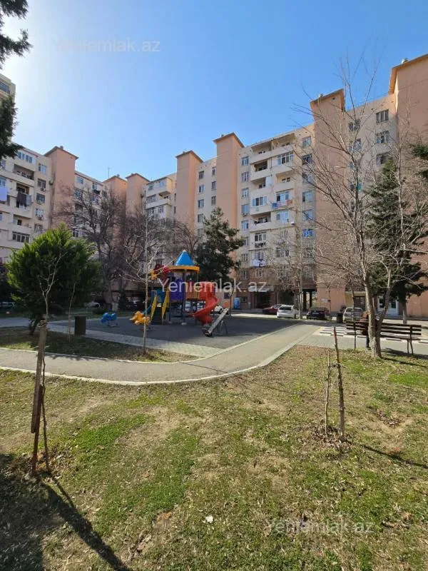 Satılır 3 otaqlı köhnə tikili 82 m²