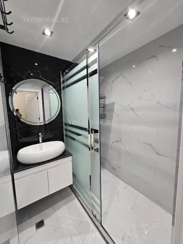 Satılır 3 otaqlı köhnə tikili 82 m²