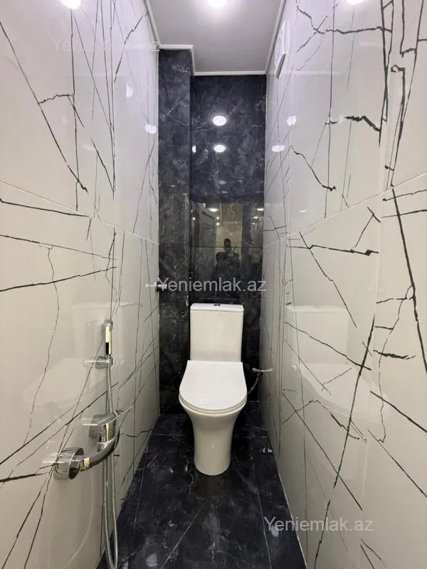 Satılır 2 otaqlı köhnə tikili 60 m²