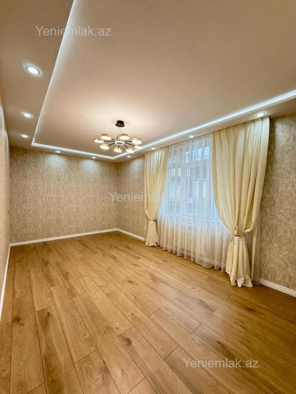 Satılır 2 otaqlı köhnə tikili 60 m²