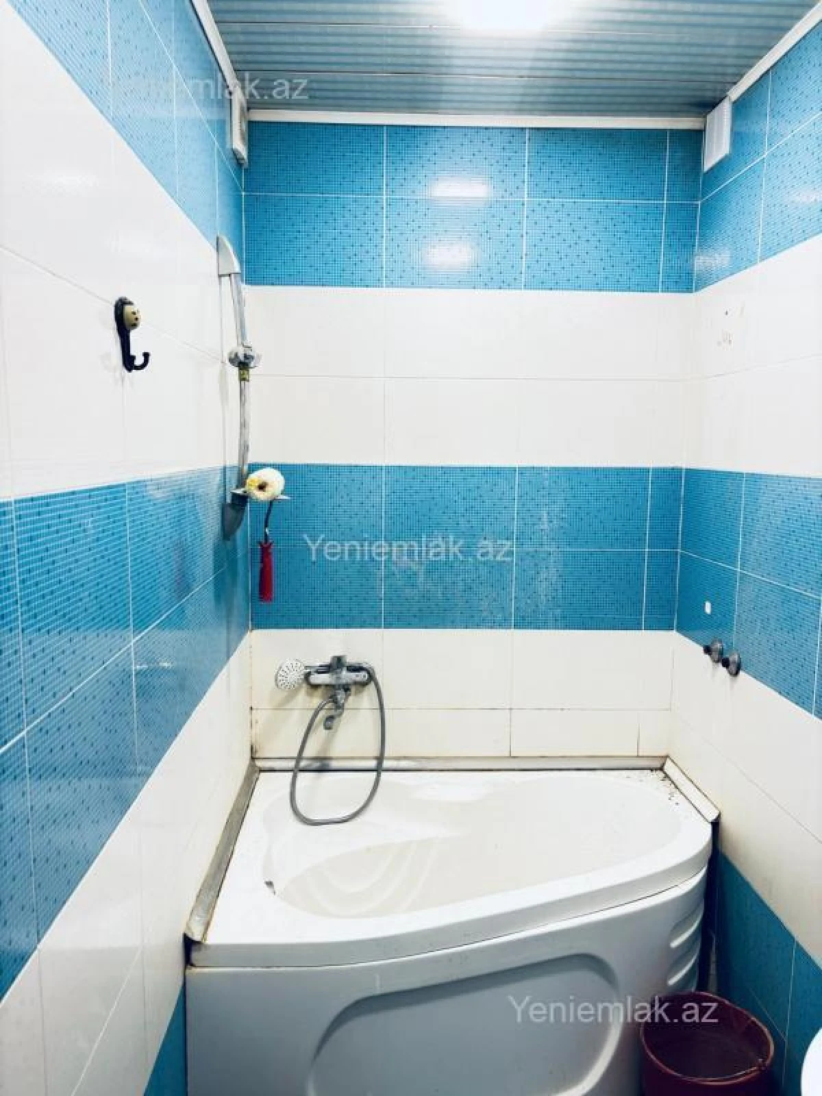 Satılır 3 otaqlı köhnə tikili 80 m²