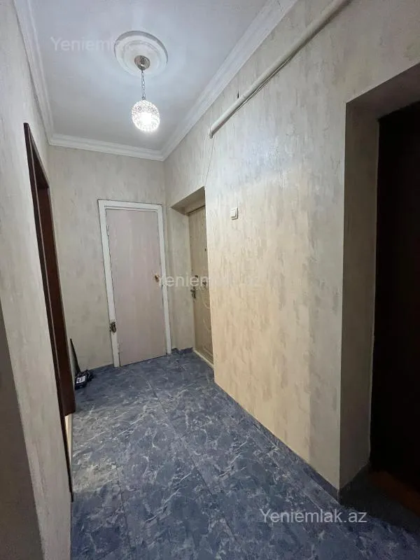 Satılır 2 otaqlı köhnə tikili 60 m²