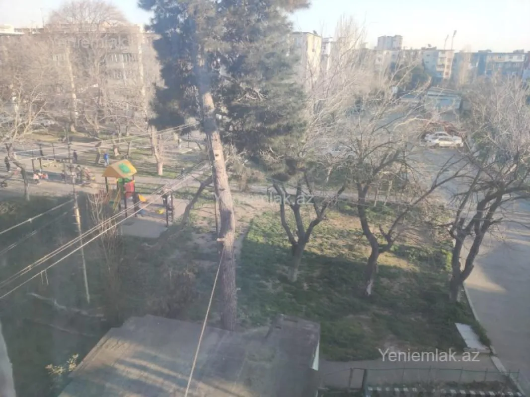 Satılır 2 otaqlı köhnə tikili 55 m²