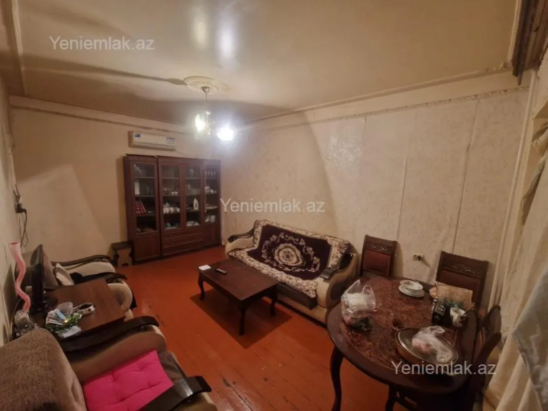 Satılır 2 otaqlı köhnə tikili 55 m²