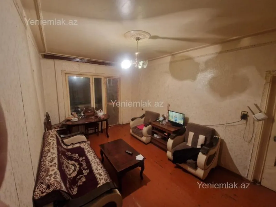 Satılır 2 otaqlı köhnə tikili 55 m²