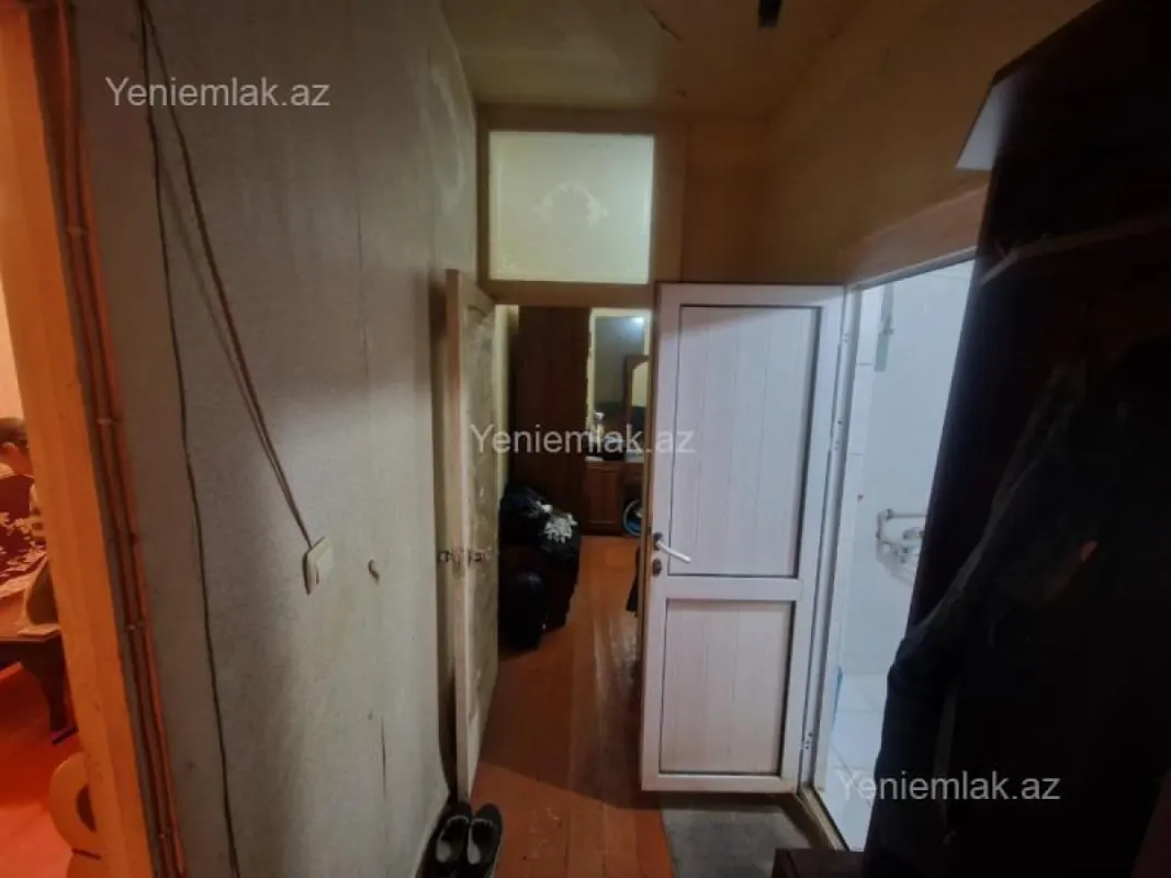 Satılır 2 otaqlı köhnə tikili 55 m²