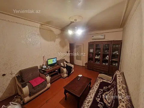Satılır 2 otaqlı köhnə tikili 55 m²