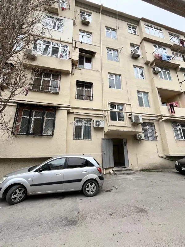 Satılır 2 otaqlı köhnə tikili 55 m²