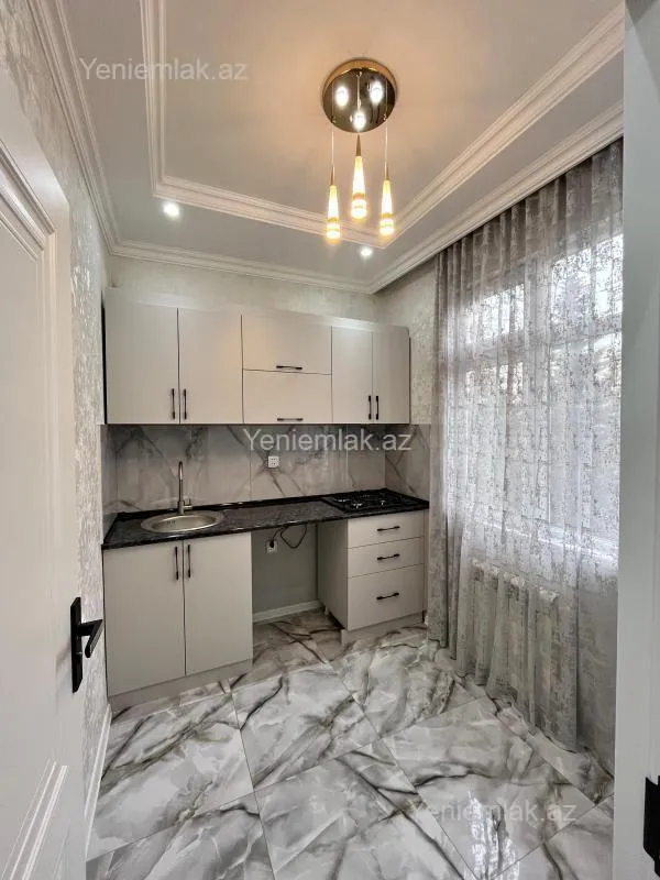 Satılır 2 otaqlı köhnə tikili 55 m²