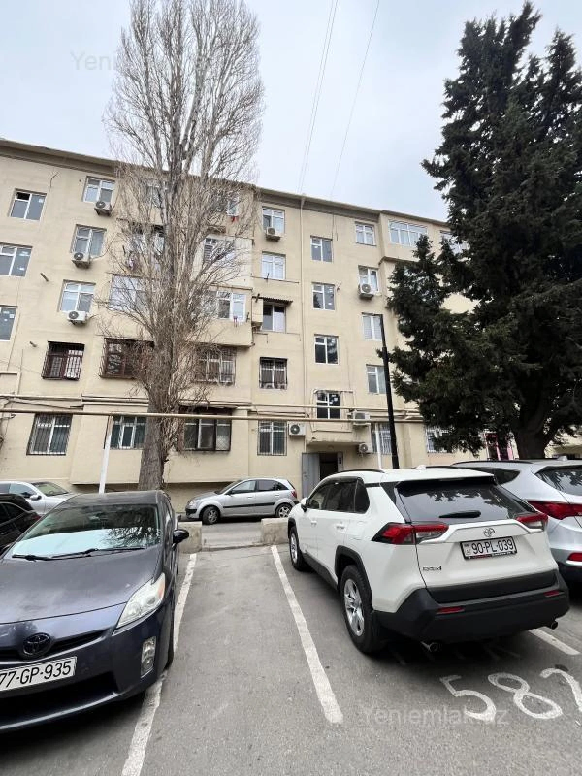 Satılır 2 otaqlı köhnə tikili 55 m²