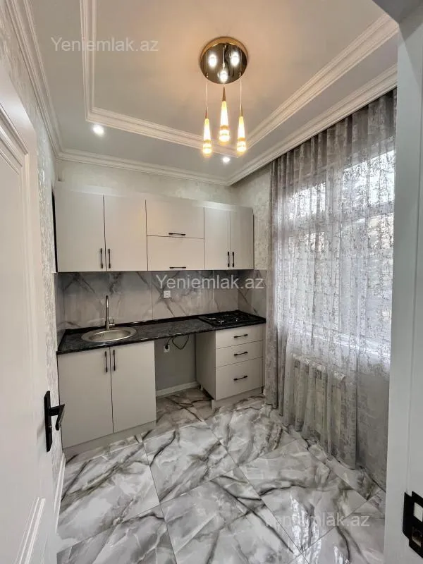 Satılır 2 otaqlı köhnə tikili 55 m²