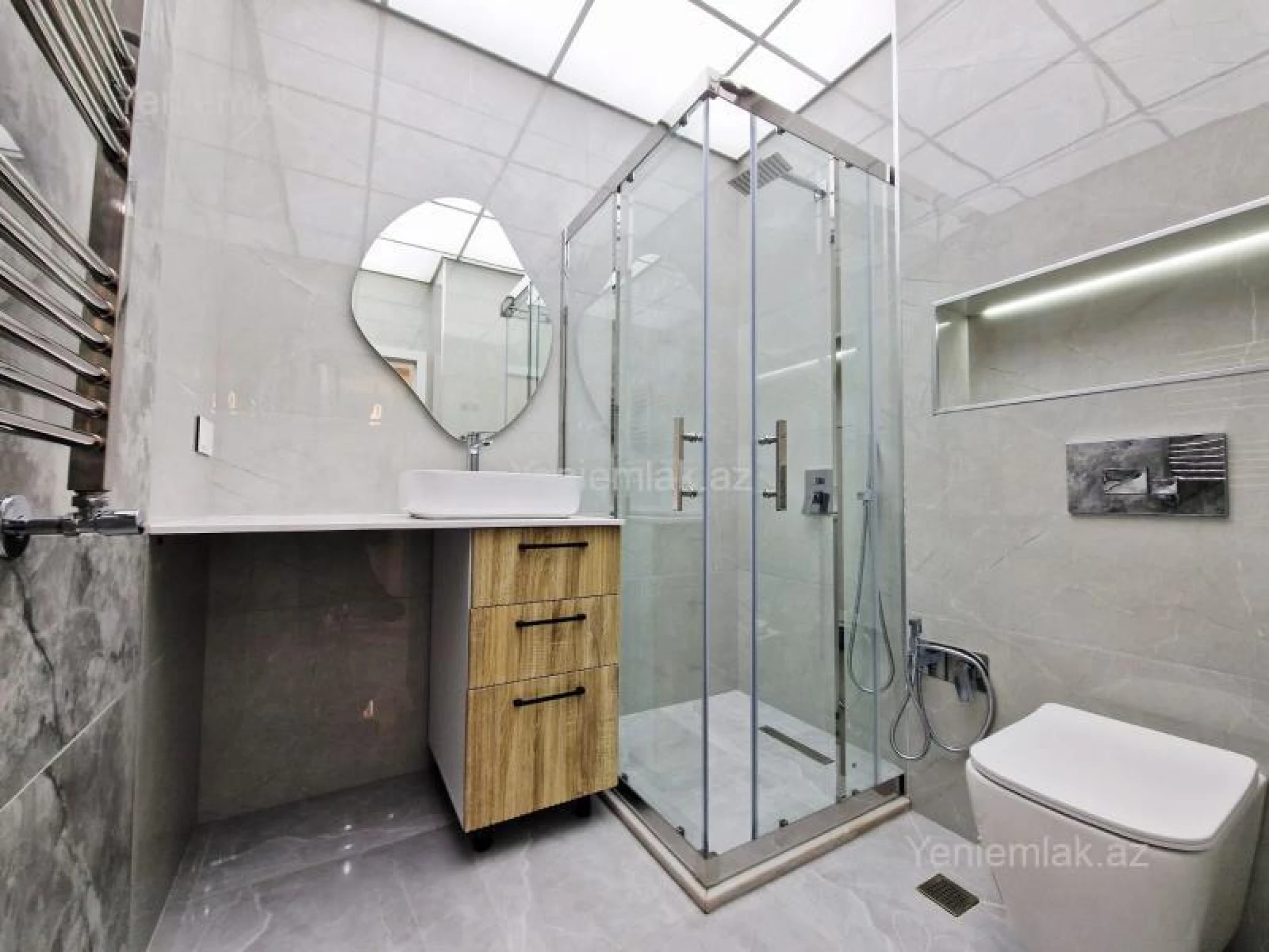 Satılır 3 otaqlı yeni tikili 120 m²