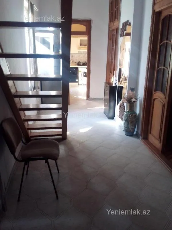 Satılır 4 otaqlı köhnə tikili 85 m²