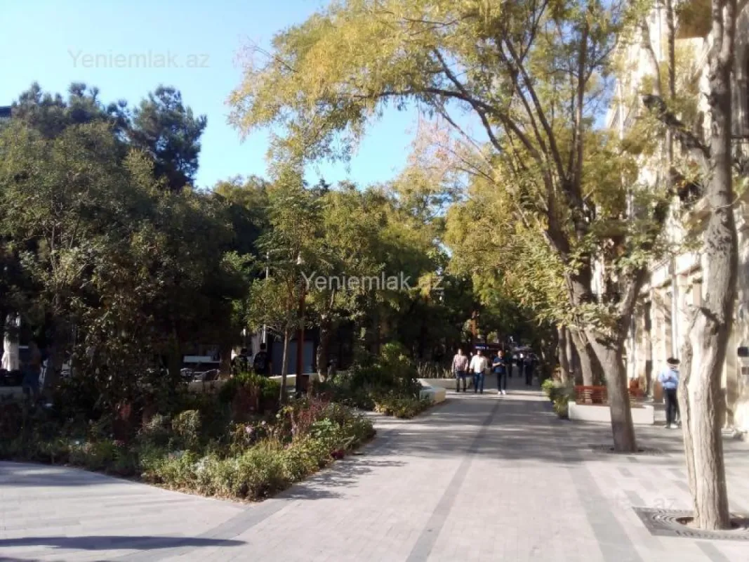 Satılır 4 otaqlı köhnə tikili 85 m²