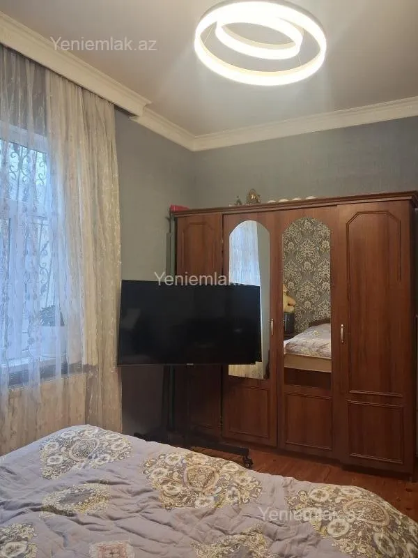 Satılır 6 otaqlı həyət evi 175 m²