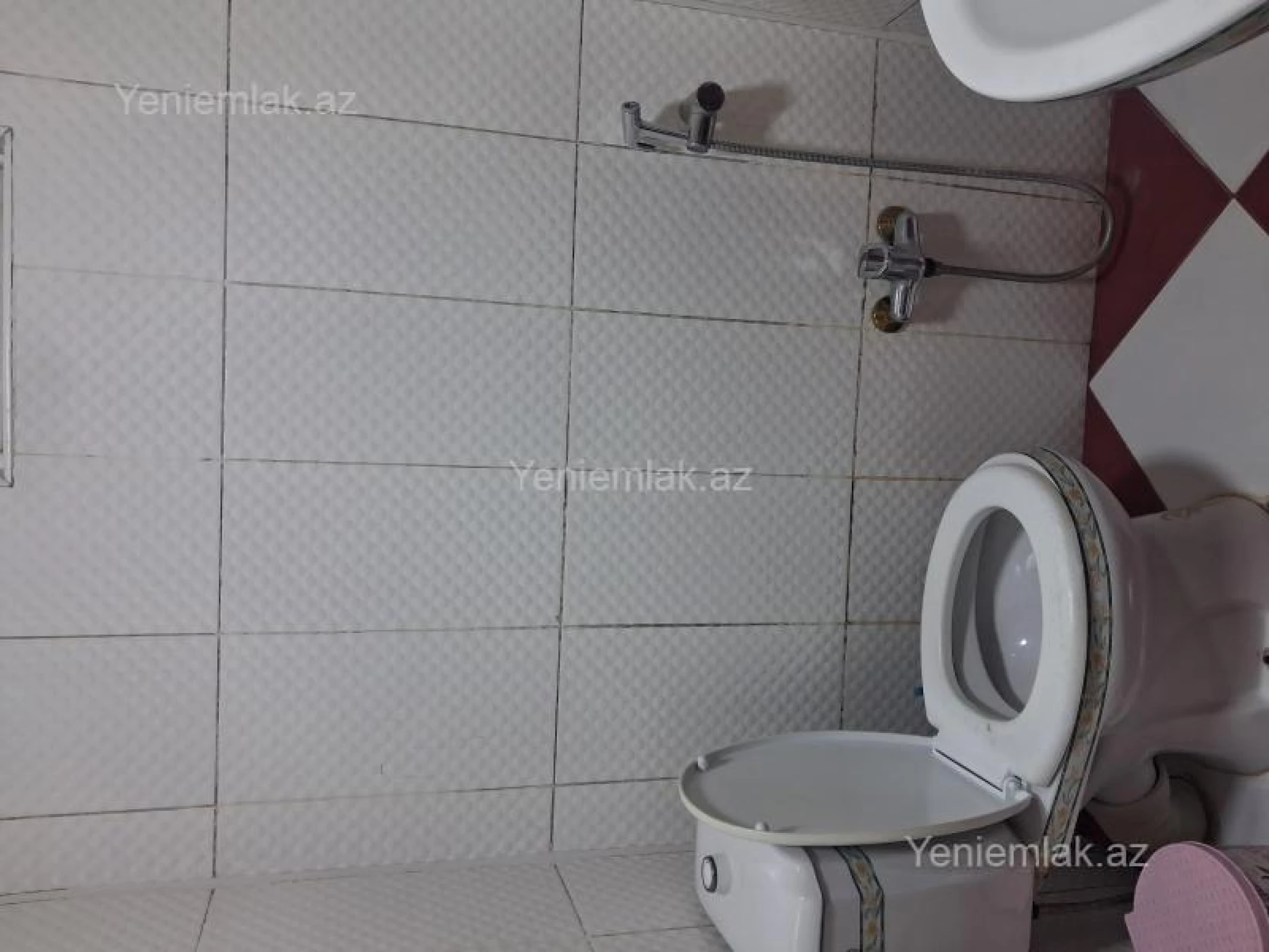 Satılır 6 otaqlı həyət evi 175 m²