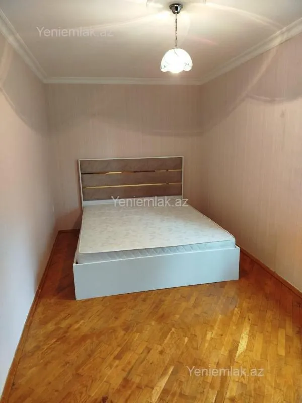 Satılır 2 otaqlı köhnə tikili 55 m²