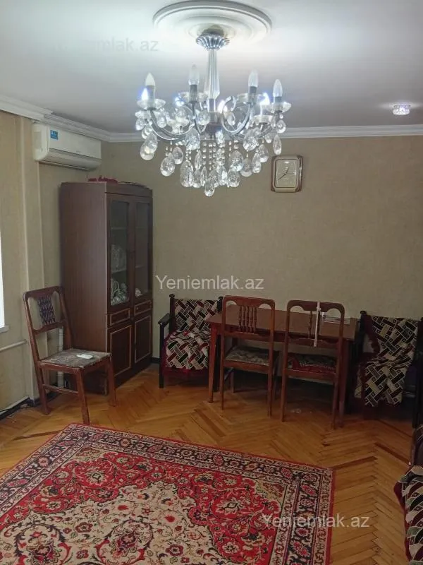 Satılır 2 otaqlı köhnə tikili 55 m²