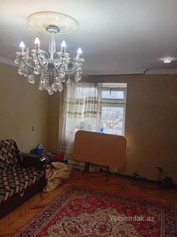 Satılır 2 otaqlı köhnə tikili 55 m²