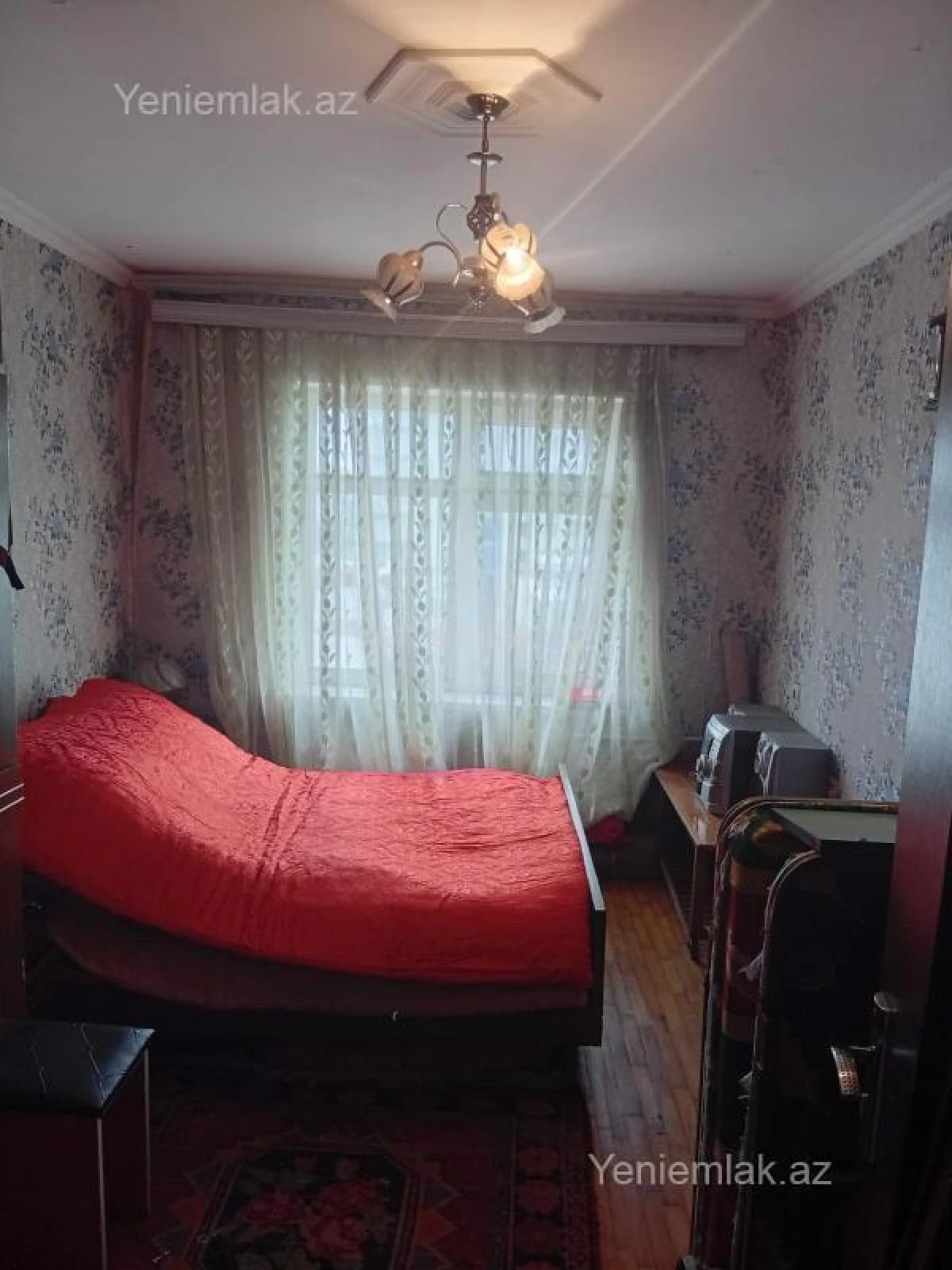 Satılır 2 otaqlı köhnə tikili 55 m²