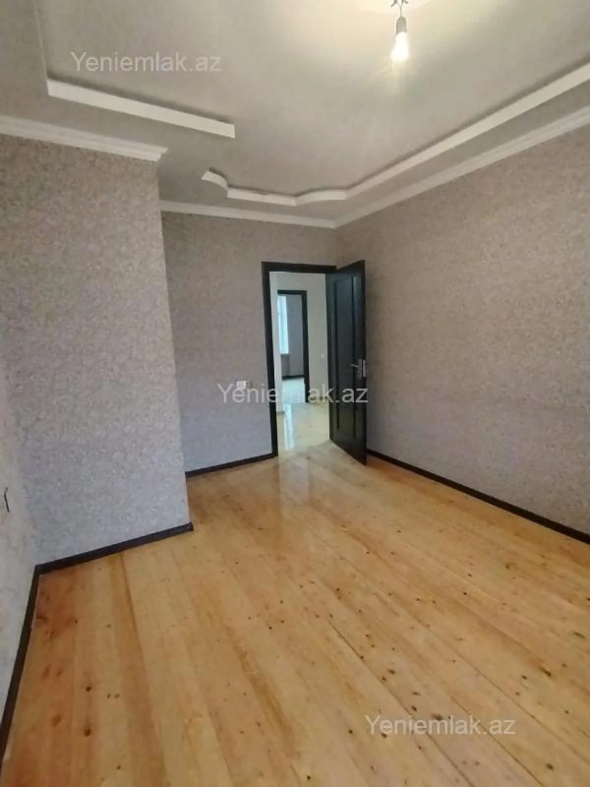 Satılır 5 otaqlı köhnə tikili 120 m²