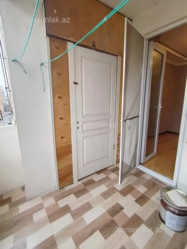 Satılır 5 otaqlı köhnə tikili 120 m²