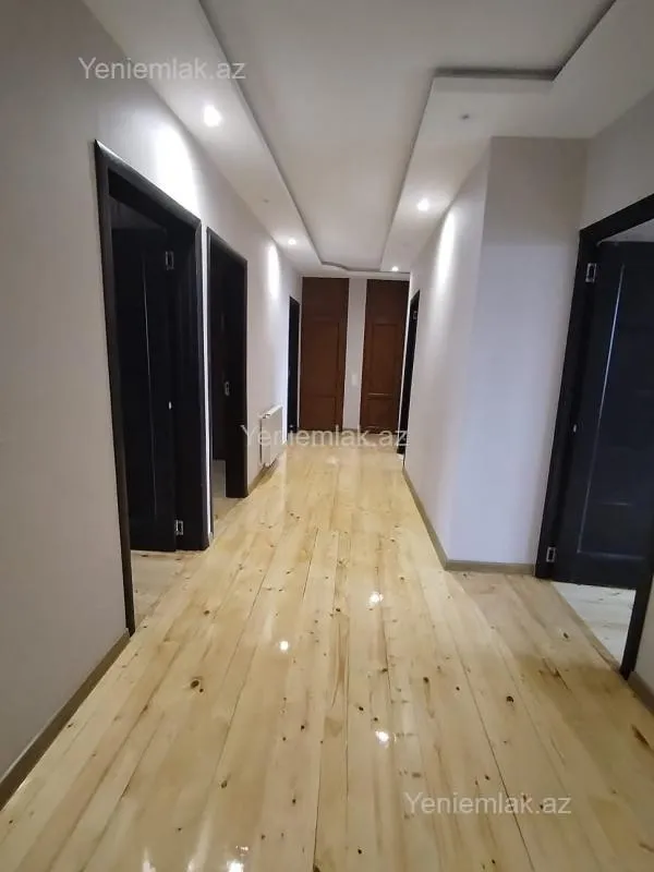 Satılır 5 otaqlı köhnə tikili 120 m²