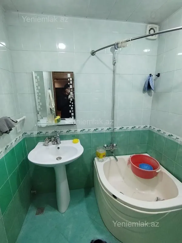 Satılır 5 otaqlı köhnə tikili 120 m²