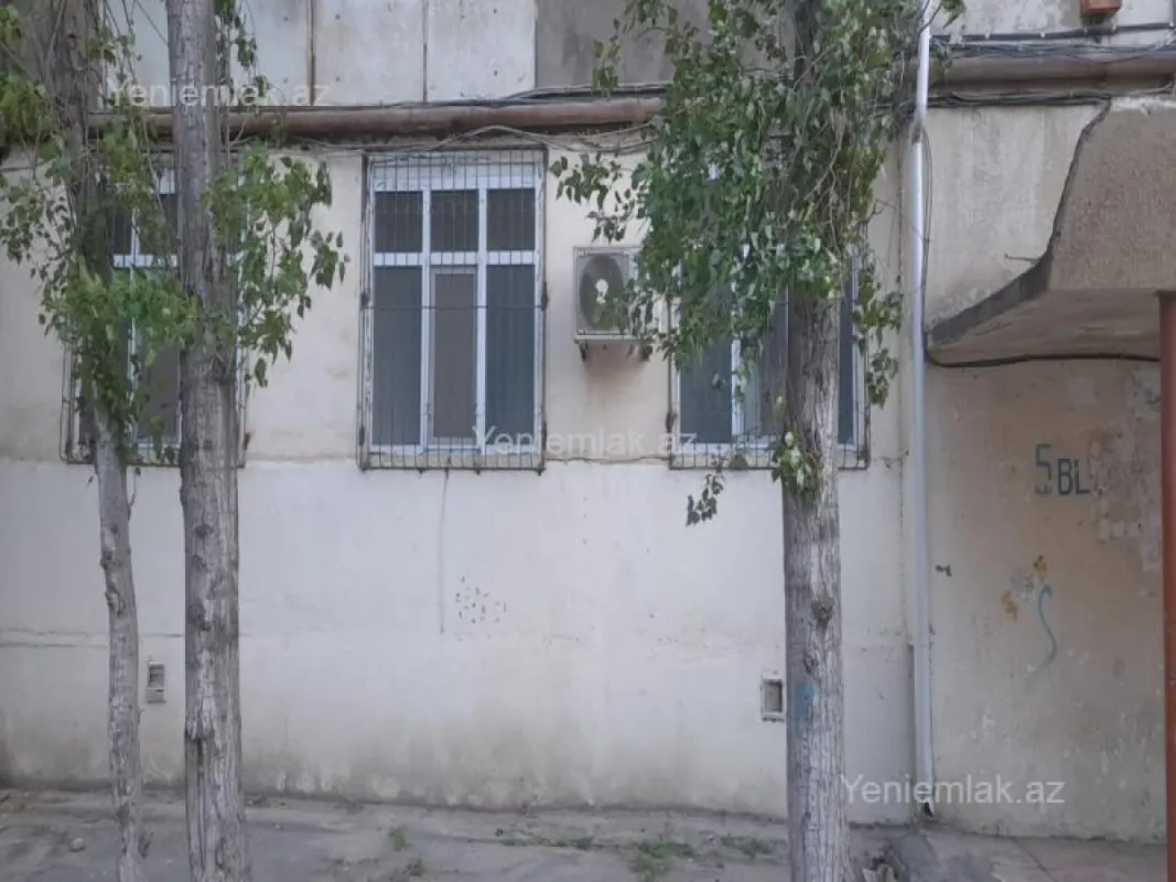 Satılır 5 otaqlı köhnə tikili 120 m²