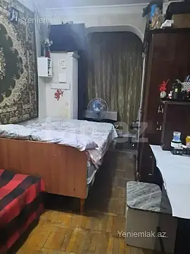 Satılır 4 otaqlı köhnə tikili 100 m²