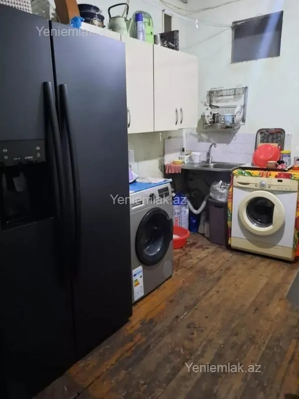 Satılır 4 otaqlı köhnə tikili 100 m²