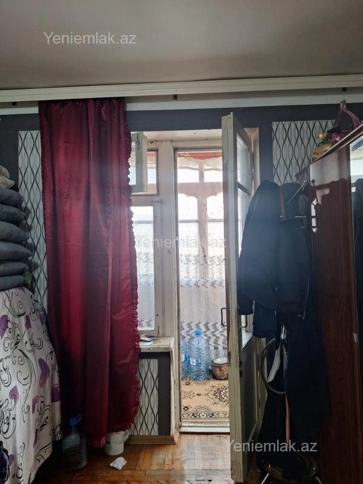 Satılır 4 otaqlı köhnə tikili 100 m²