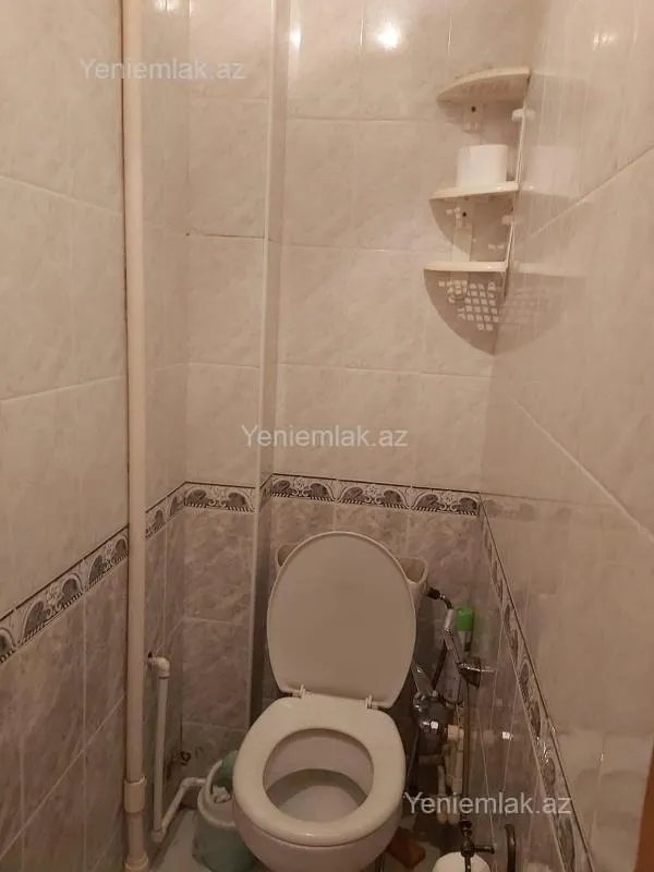Satılır 2 otaqlı köhnə tikili 72 m²