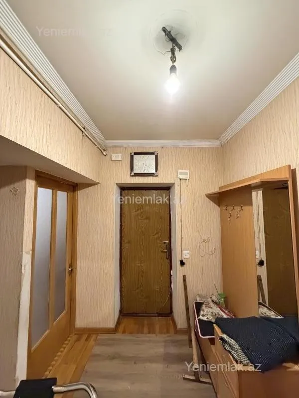 Satılır 2 otaqlı köhnə tikili 55 m²