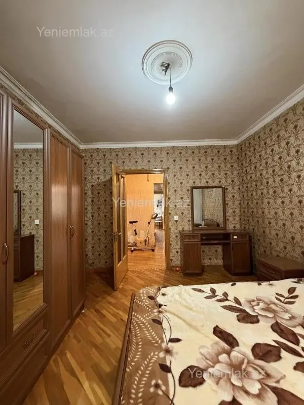 Satılır 2 otaqlı köhnə tikili 55 m²
