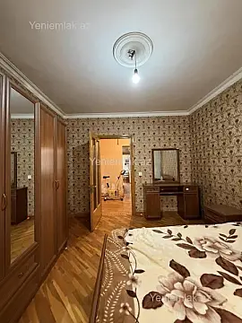 Satılır 2 otaqlı köhnə tikili 55 m²