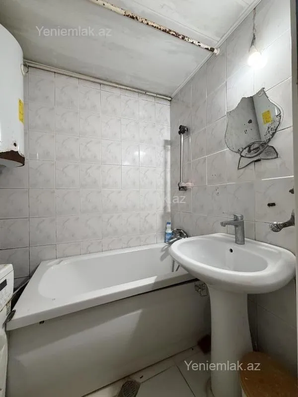 Satılır 2 otaqlı köhnə tikili 55 m²