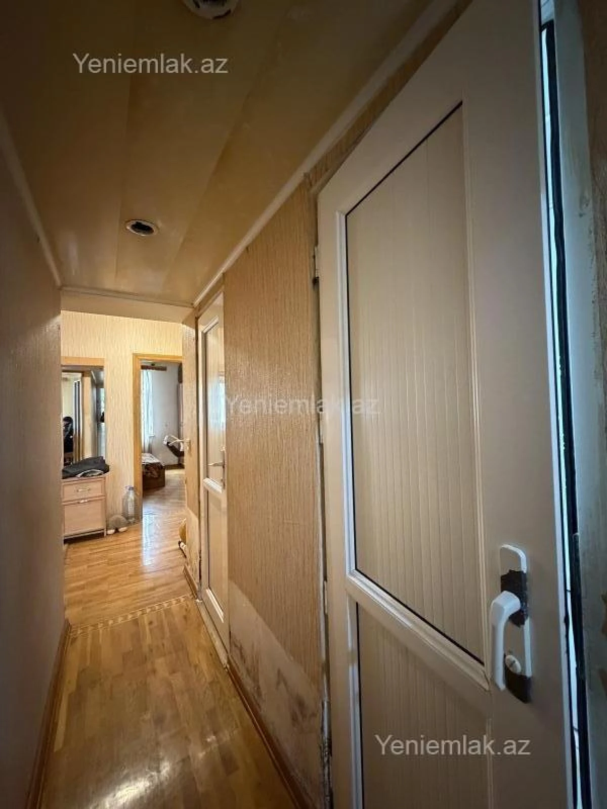 Satılır 2 otaqlı köhnə tikili 55 m²