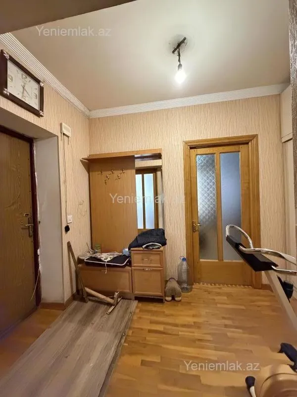 Satılır 2 otaqlı köhnə tikili 55 m²