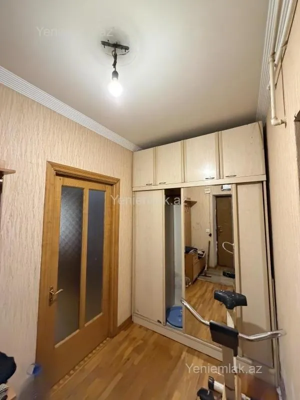 Satılır 2 otaqlı köhnə tikili 55 m²