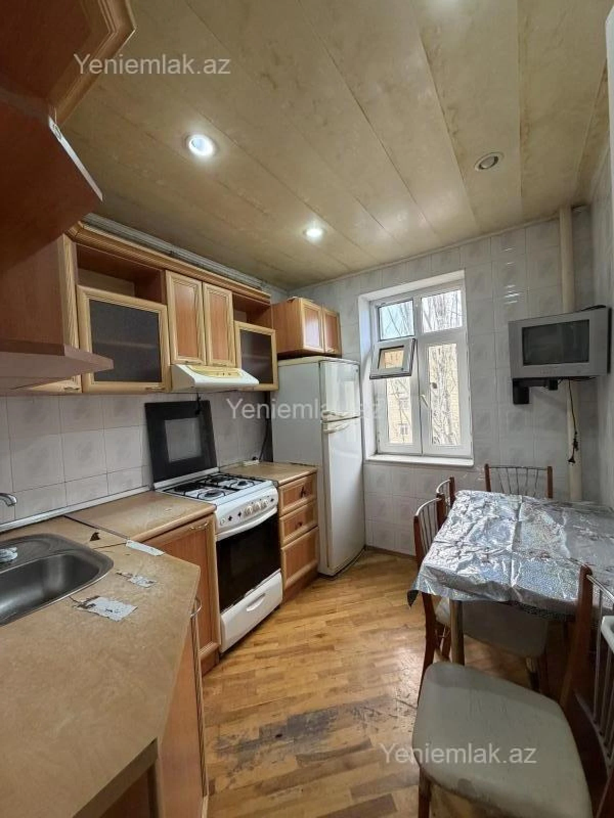 Satılır 2 otaqlı köhnə tikili 55 m²