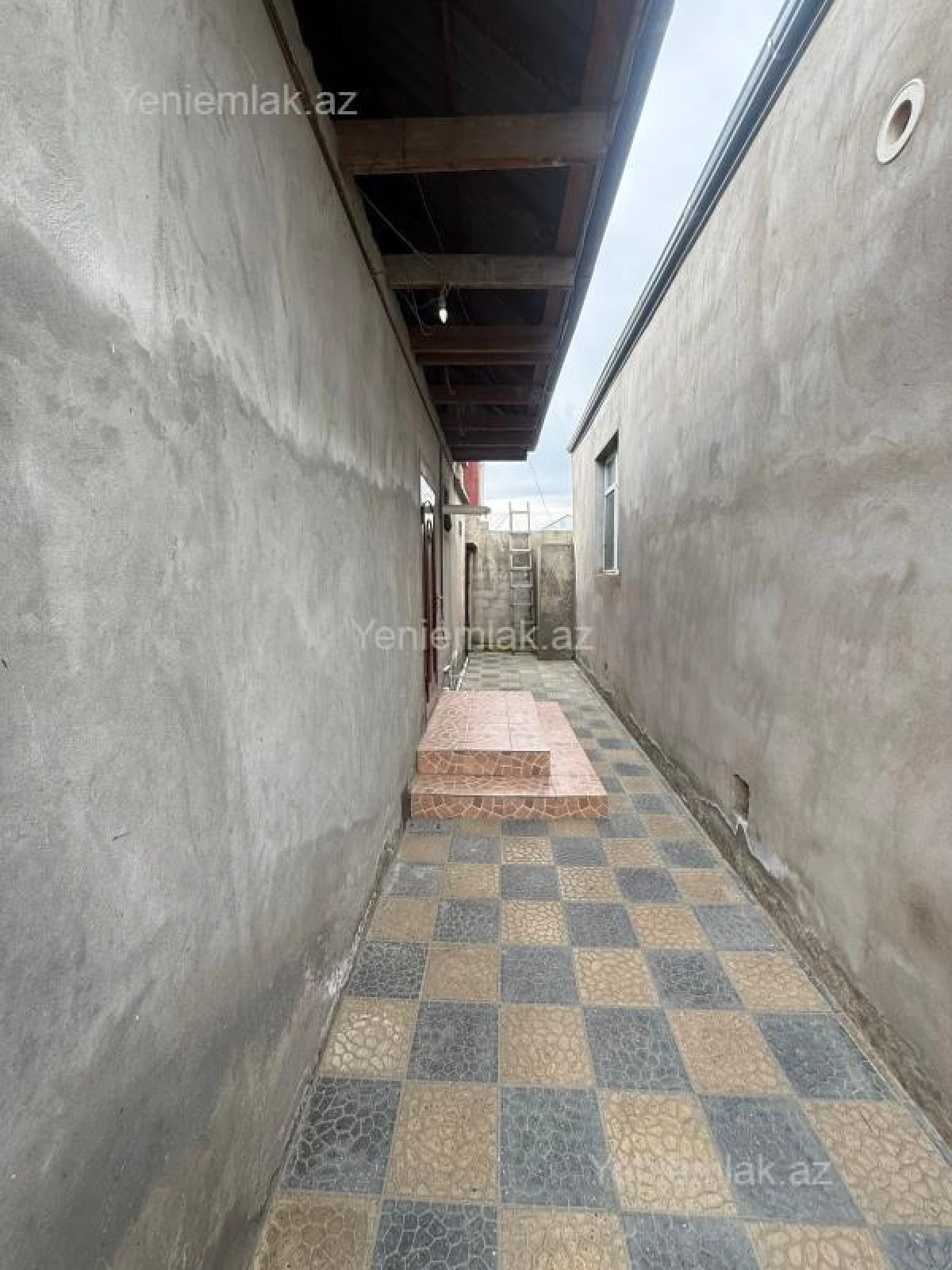 Satılır 4 otaqlı həyət evi 125 m²