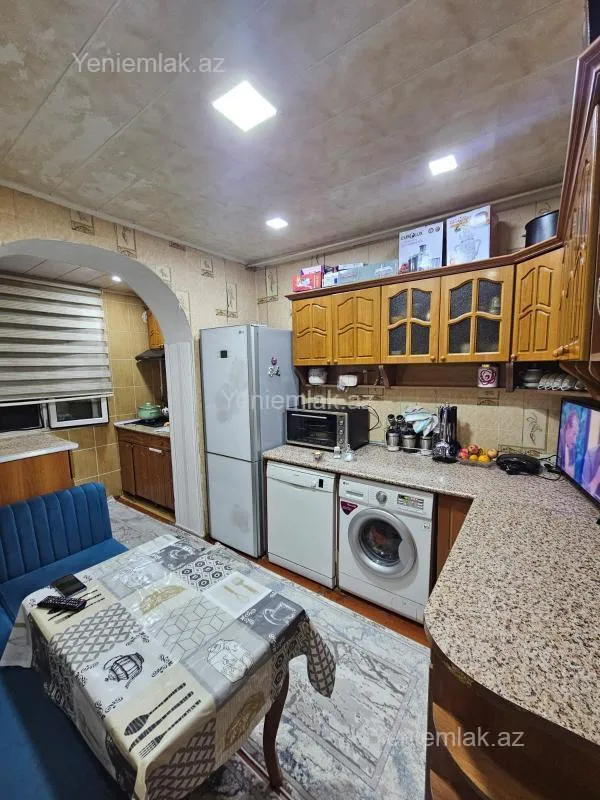 Satılır 3 otaqlı köhnə tikili 90 m²