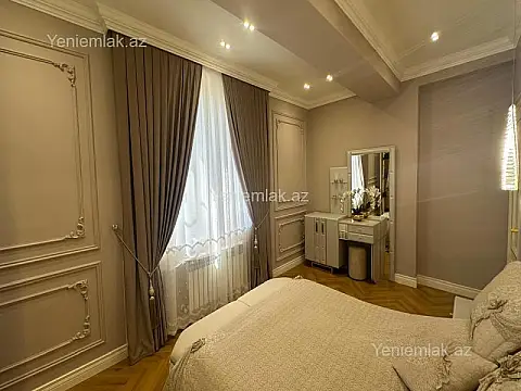 Satılır 3 otaqlı yeni tikili 130 m²