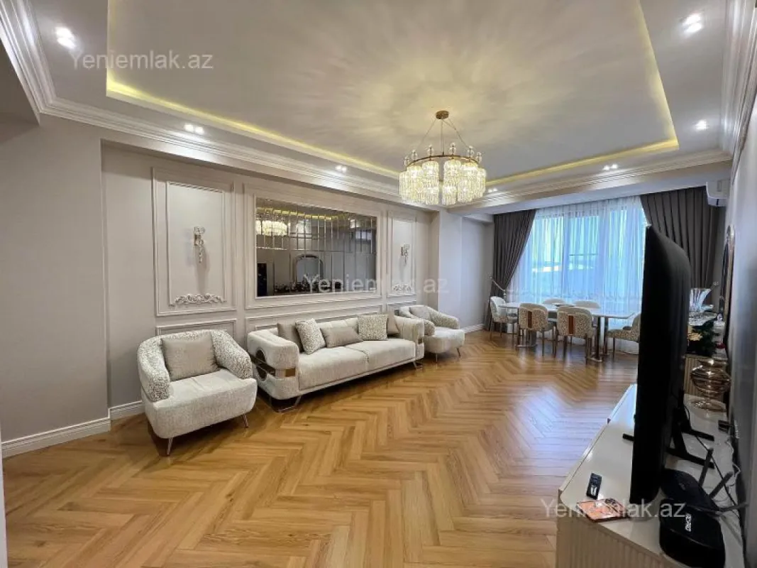 Satılır 3 otaqlı yeni tikili 130 m²